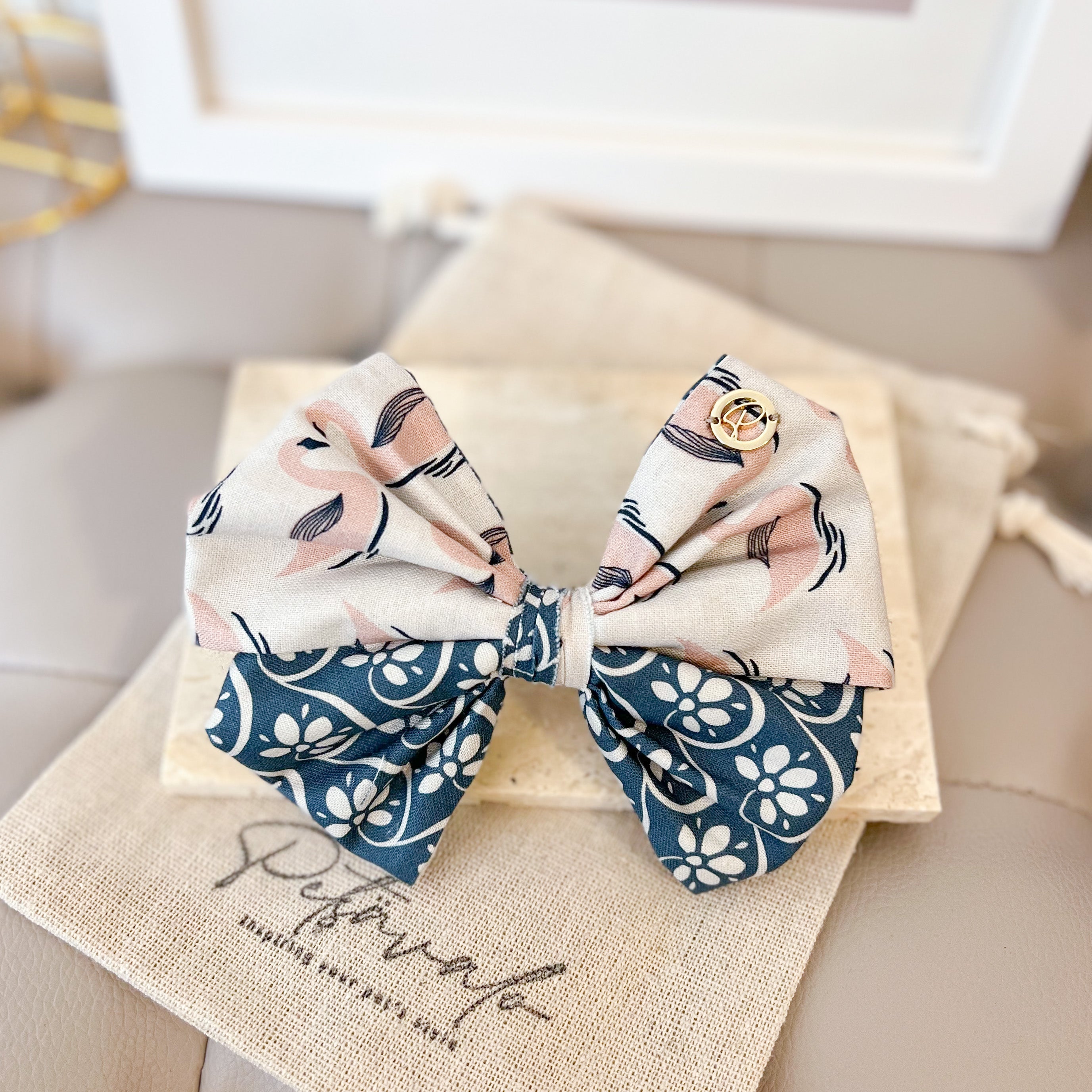 CHOU// Pinky sweet Bow tie - Swan